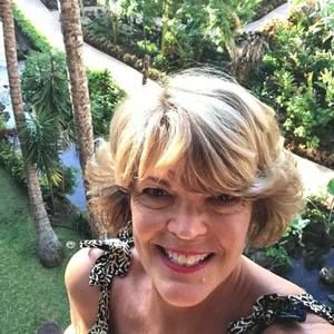 Meet your Posher, Joan roden